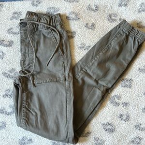 American Eagle Super stretch Khaki Joggers size 000